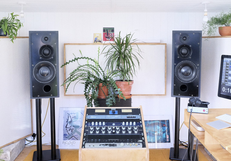 Middle Mastering on SoundBetter