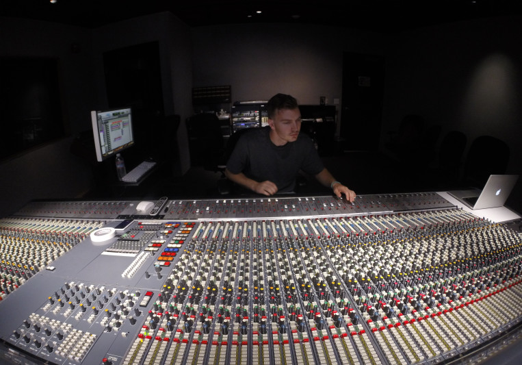 Travis Schofield on SoundBetter
