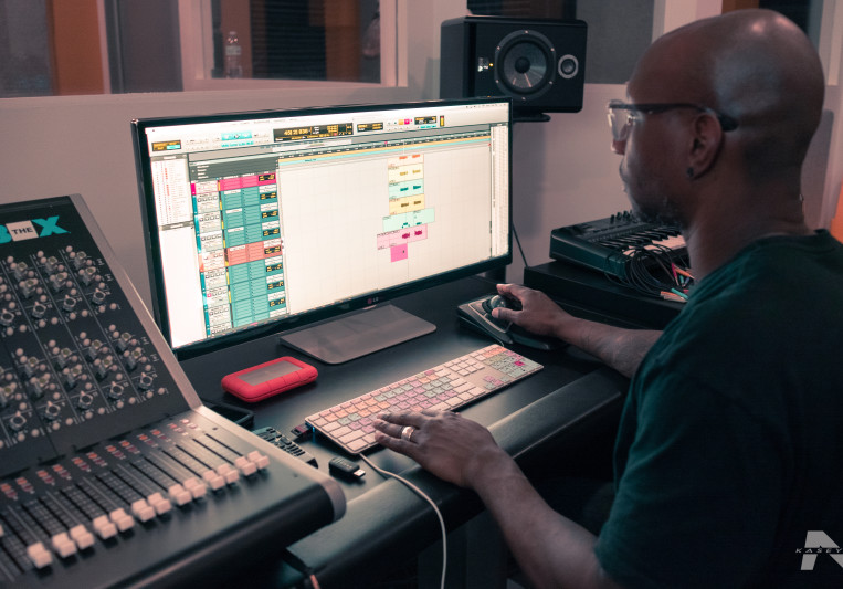 Oscar White III on SoundBetter