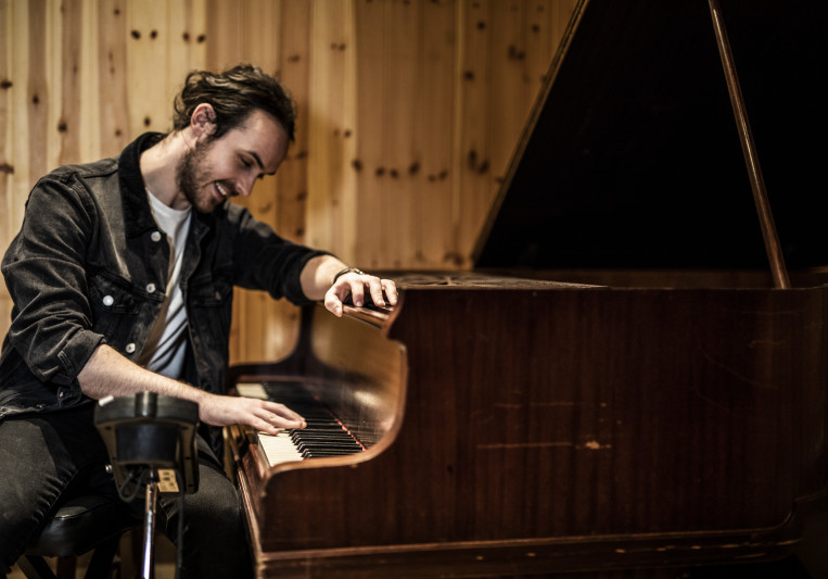 Aidan Thompson on SoundBetter