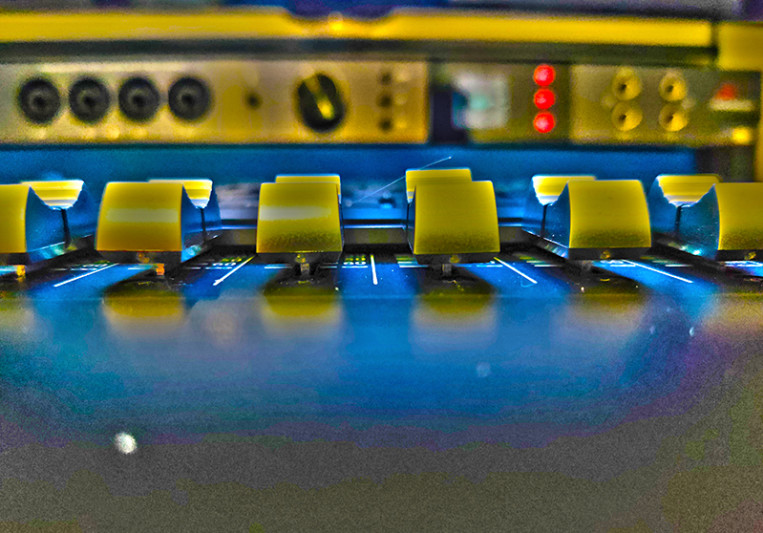 Explicit sound studio on SoundBetter