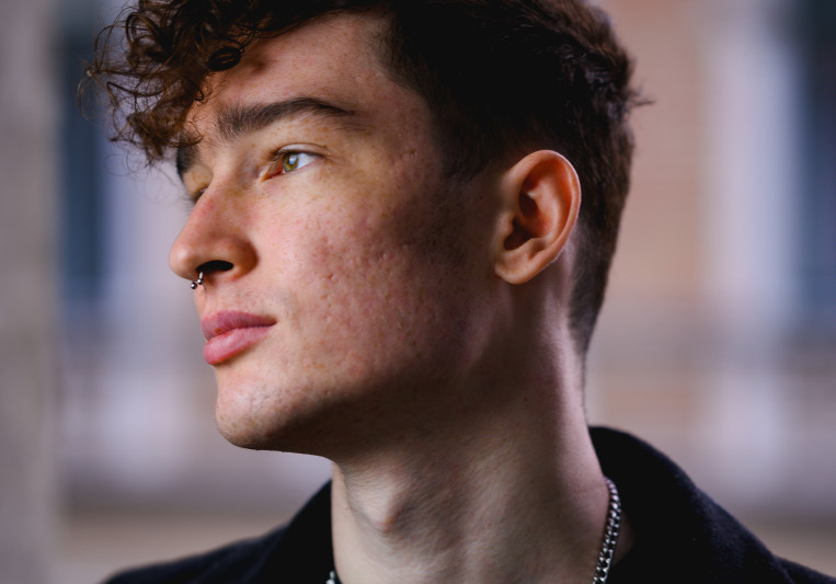 Holló Fehér on SoundBetter
