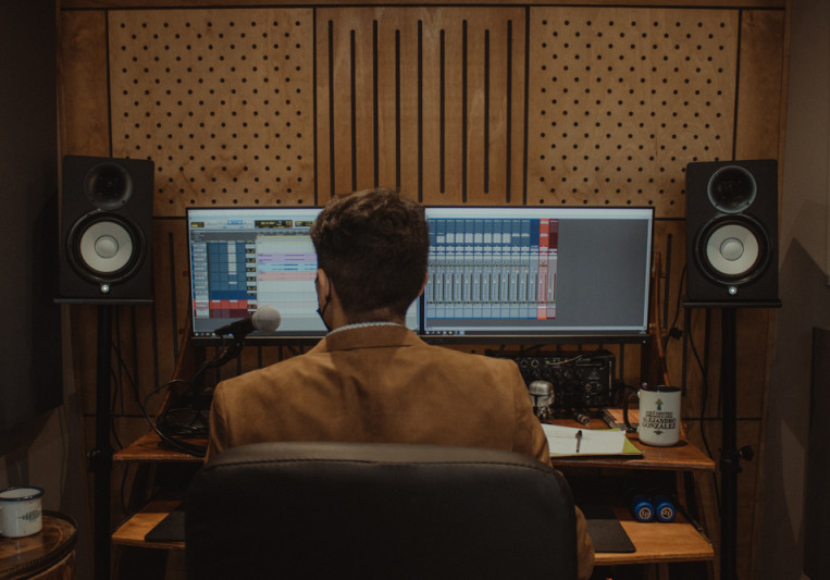 Alejandro González on SoundBetter