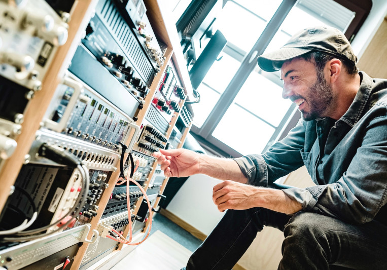 Friedrich Stoermer on SoundBetter