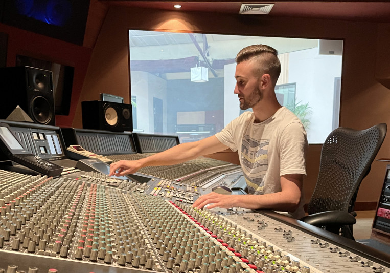 Charly Degut on SoundBetter