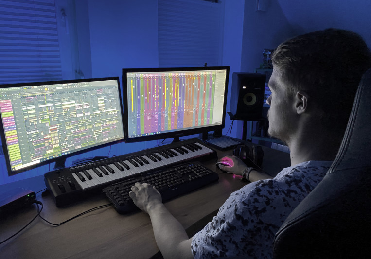 Julian on SoundBetter