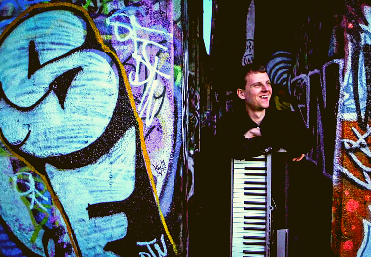 Julian Hartwell Music on SoundBetter