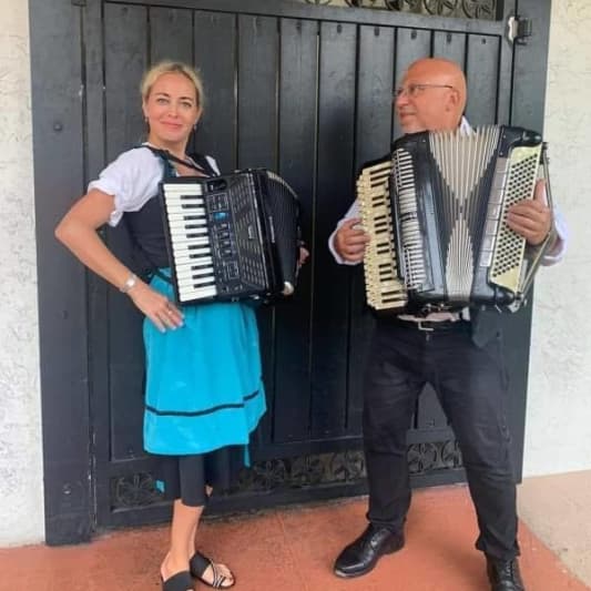 Dueling Accordions on SoundBetter