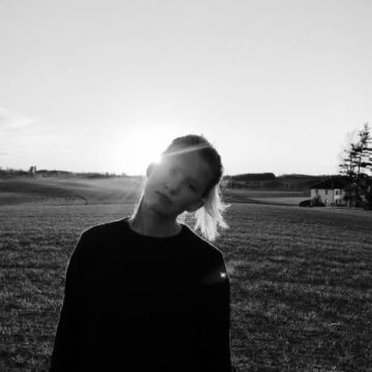 Julianne Aurora on SoundBetter