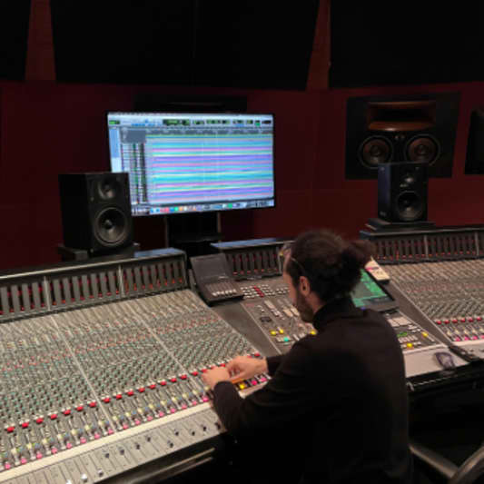 Mo Gholami on SoundBetter