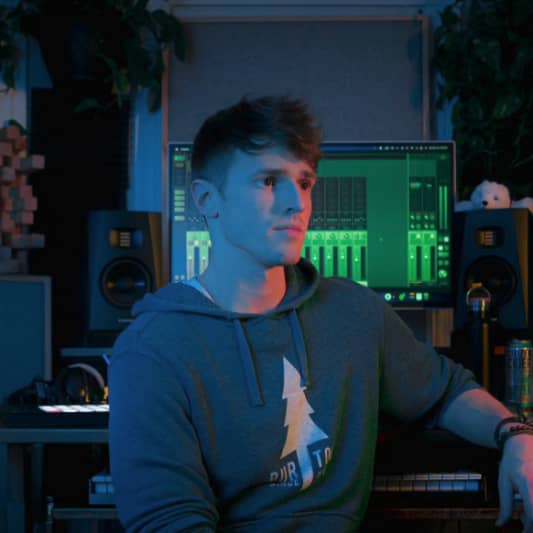 Julien on SoundBetter