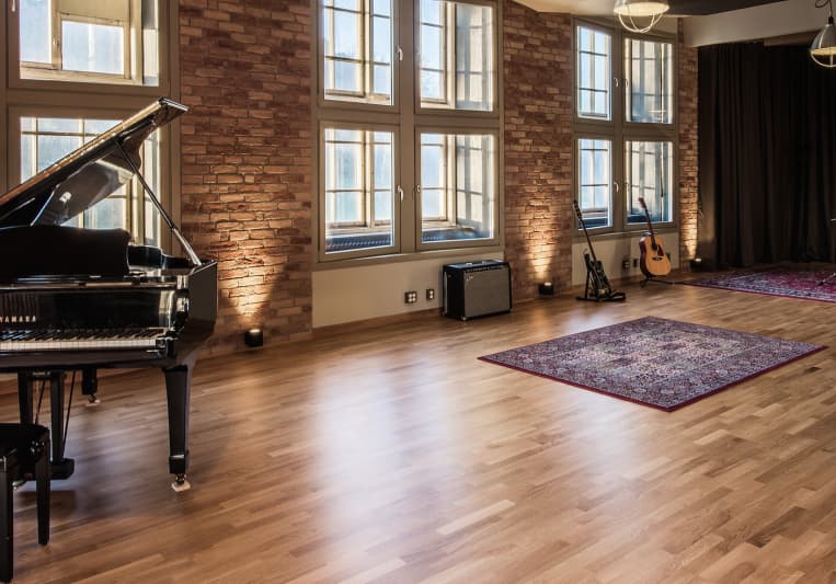 Spinroad Recording Studios on SoundBetter