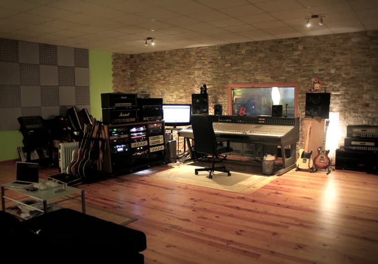 Dynamita Studios on SoundBetter