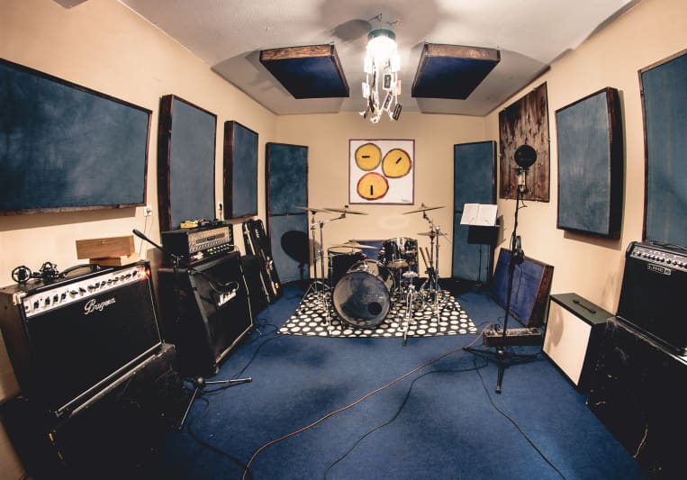 Riotone Studios on SoundBetter