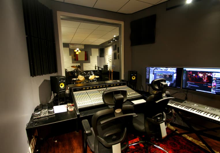 Studio 7 on SoundBetter