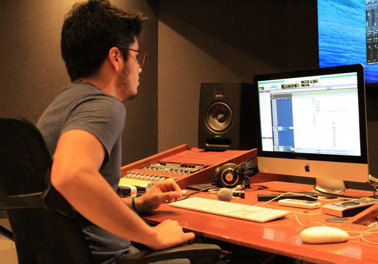 Javii on SoundBetter