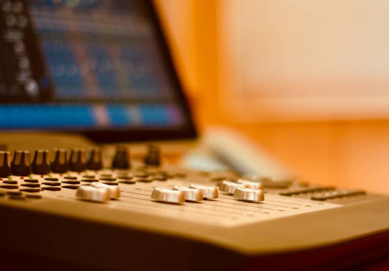 Faceline Recording Studios on SoundBetter