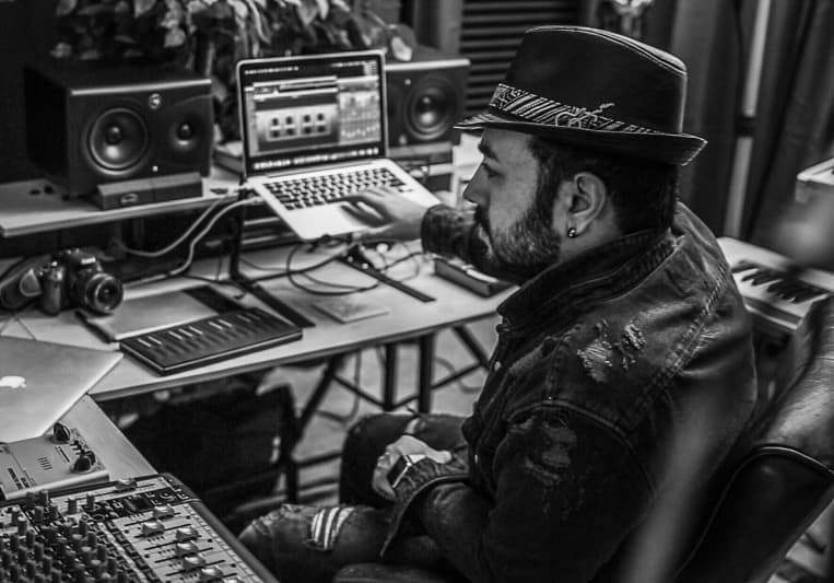 AMiR CHARM on SoundBetter