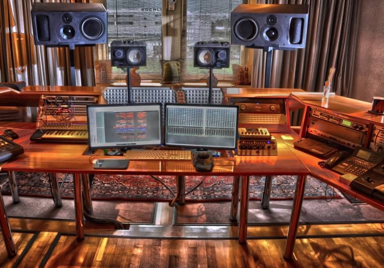 Schallzentrale Soundstudio on SoundBetter