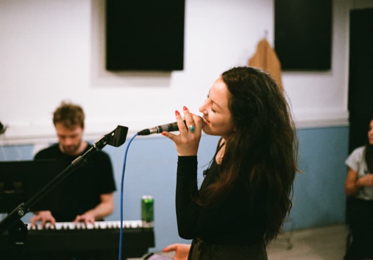 Azalée on SoundBetter