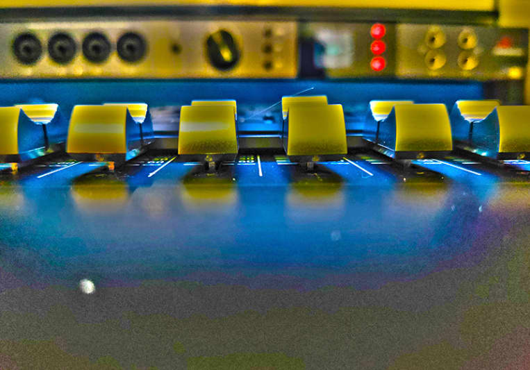 Explicit sound studio on SoundBetter