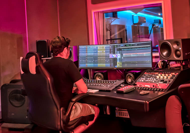 DogManic Recording Studios on SoundBetter
