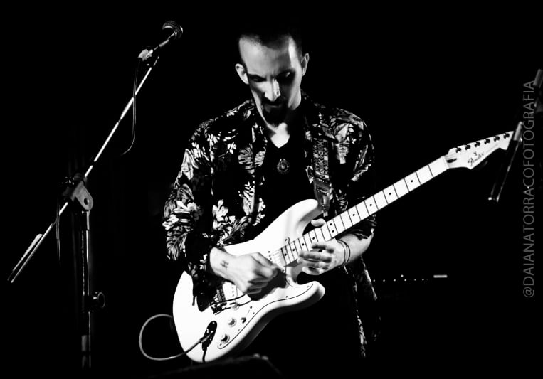 Session Musician & Guitarist on SoundBetter