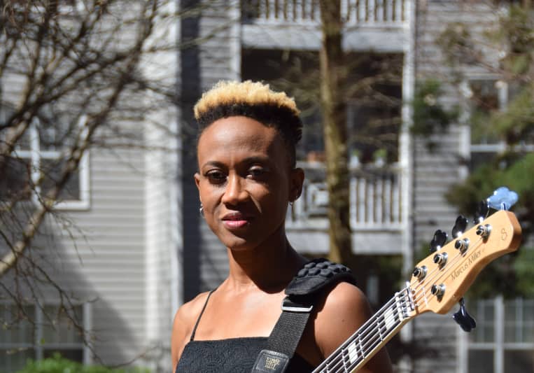 Lady Bassist on SoundBetter