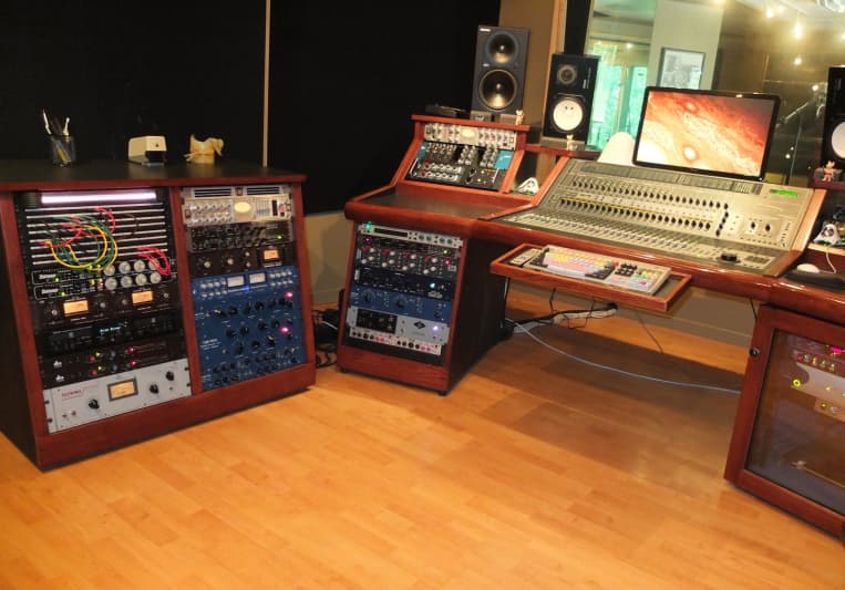 The Cave Studios on SoundBetter