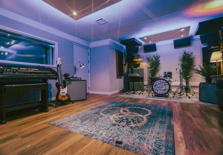 South Lanes Studios on SoundBetter