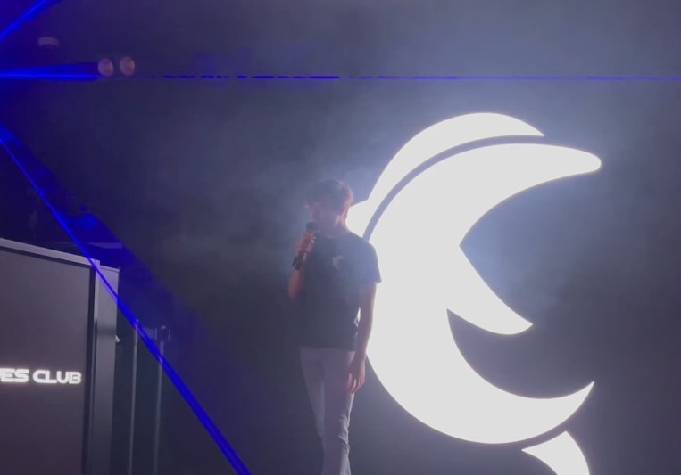 JAMES V on SoundBetter