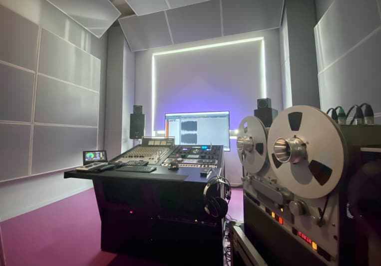 World of Paint Studios on SoundBetter