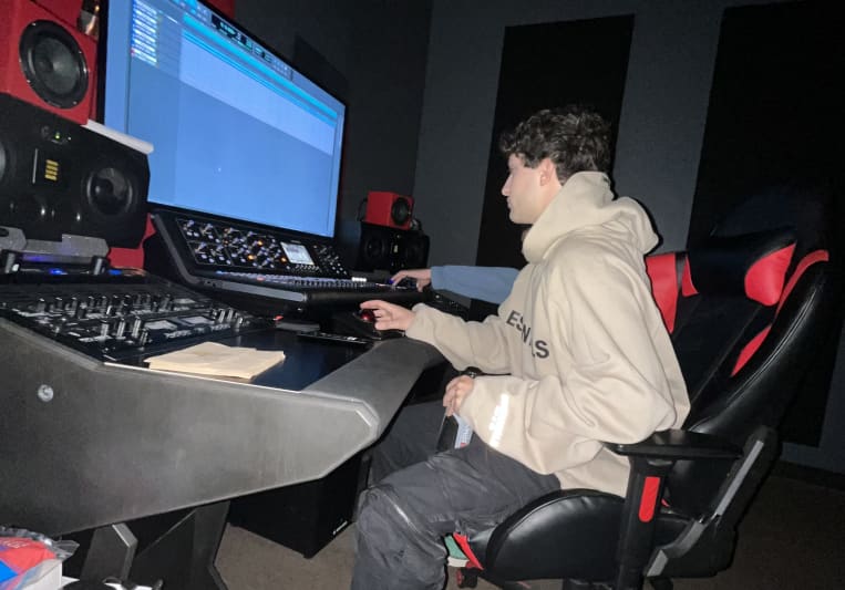 Alex PGSV on SoundBetter