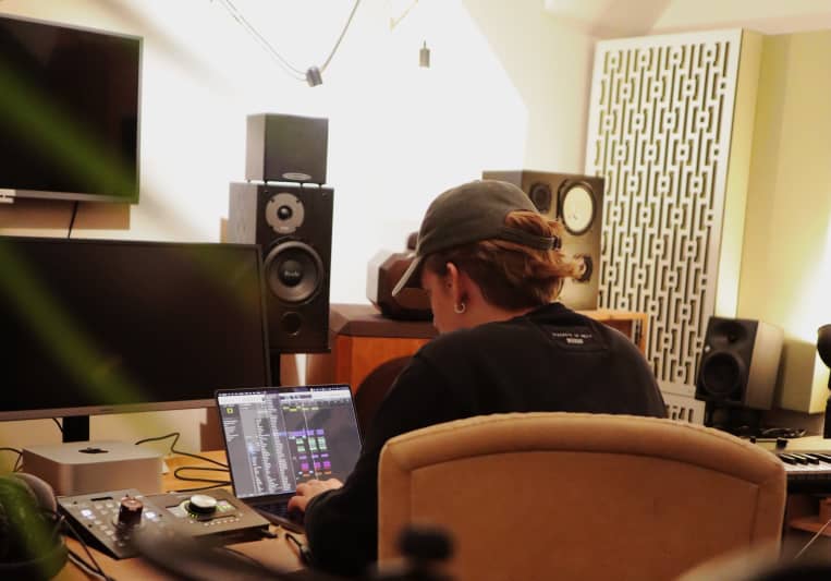 Mahrow on SoundBetter