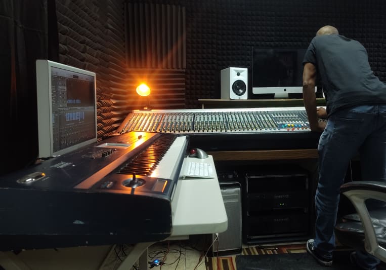 Reese Trackz on SoundBetter