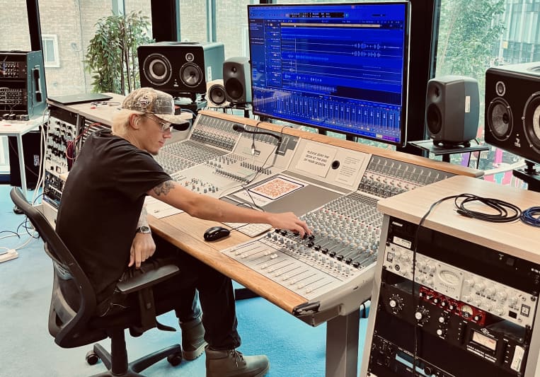 Daniel on SoundBetter