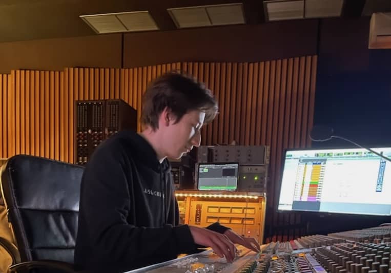 Samuel on SoundBetter