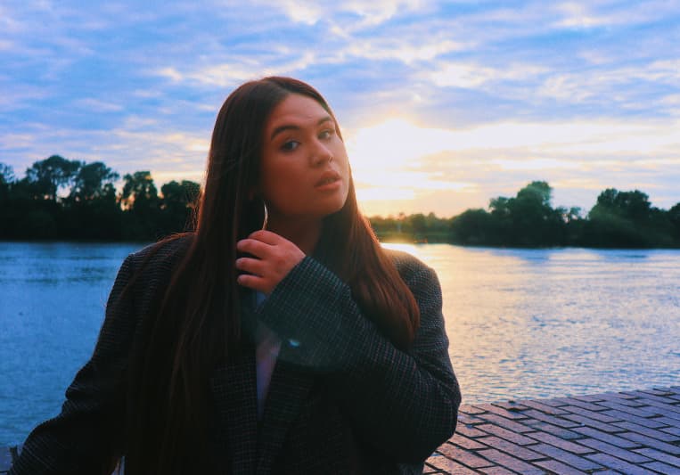Chloe Mac on SoundBetter