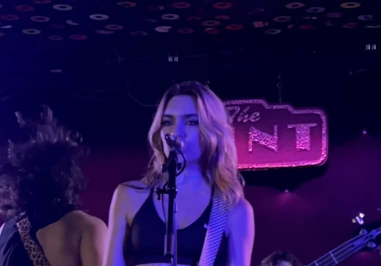 Mia on SoundBetter