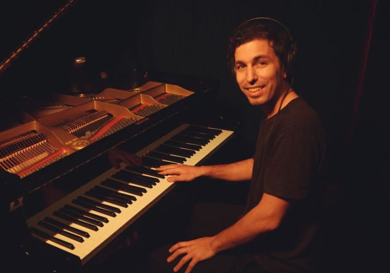 Lautaro on SoundBetter