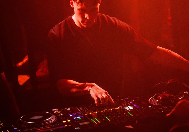 Tobias Paul (Curbi) on SoundBetter