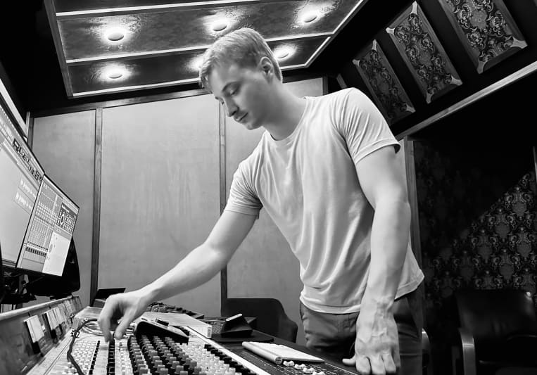 Asher Myers on SoundBetter