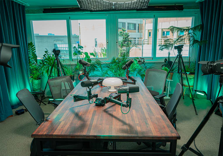 Podcast studio seoul on SoundBetter