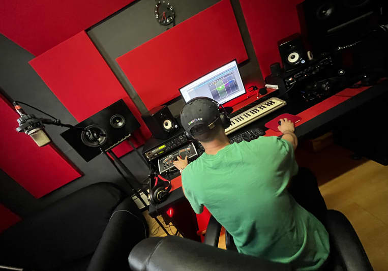 Tommy Hydra on SoundBetter