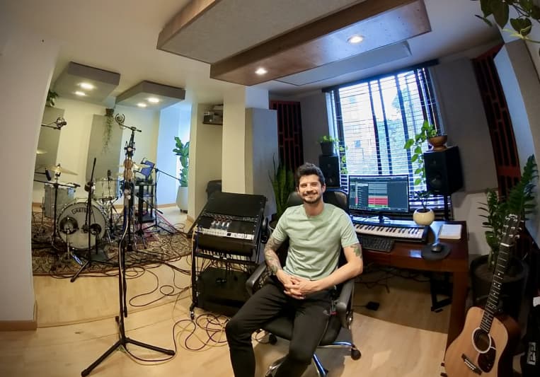 Alejandro / SCHUSTERDRUMS on SoundBetter