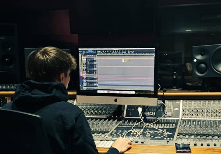 Ollie Thomas on SoundBetter