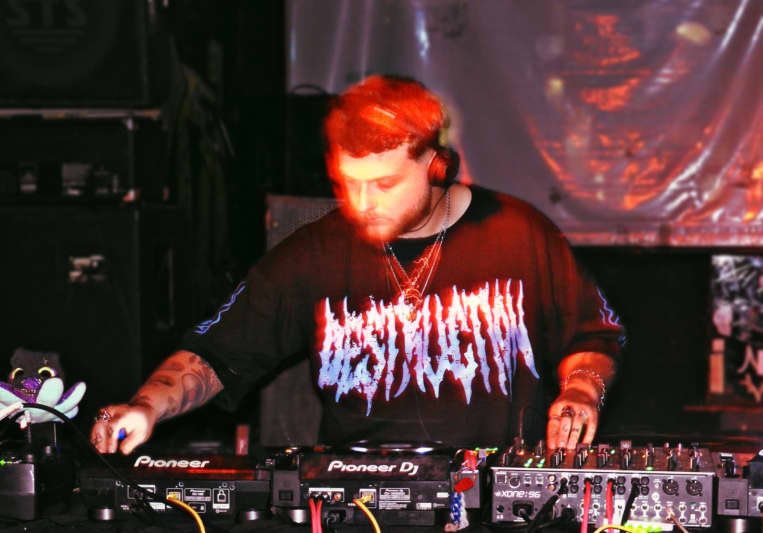LOGMAT on SoundBetter