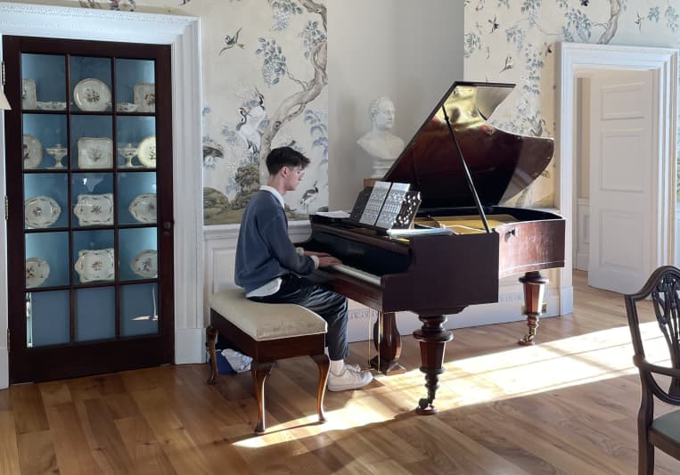 Felix Riley on SoundBetter