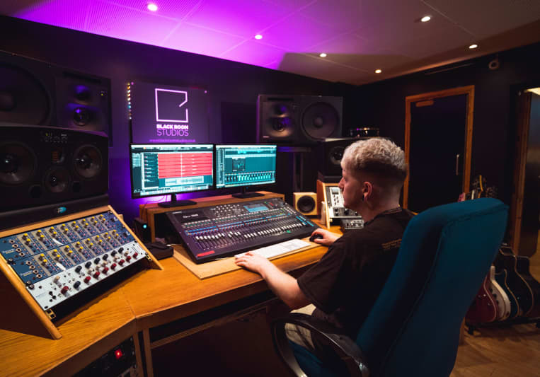 Luke Smithson Productions on SoundBetter