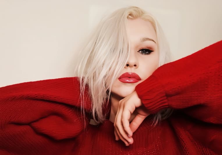 ROXANA on SoundBetter